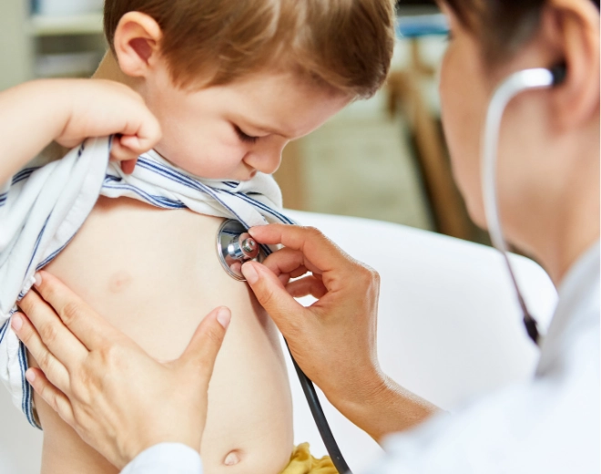 Visita pediatrica per la salute e lo sviluppo di bambini e adolescenti nei Centri Medici Ergéa